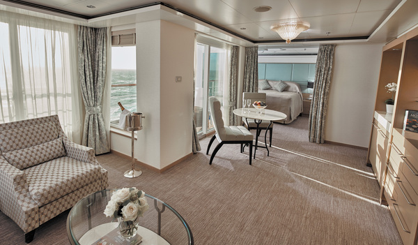 RSSC Seven Seas Voyager Voyager Suite Living Room 1 ©Regent Seven Seas Cruise.jpg.jpg